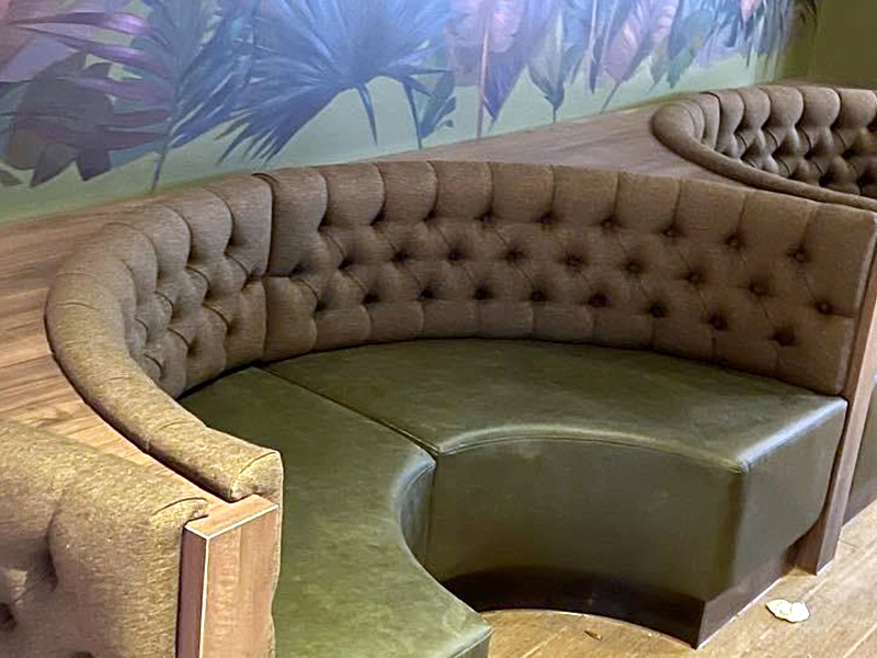 Buttoned chesterfield booth seating